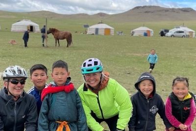 Bobbie Sturrock Cycling on the  tour with redspokes